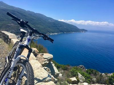 Vacances à vélo électrique en Corse